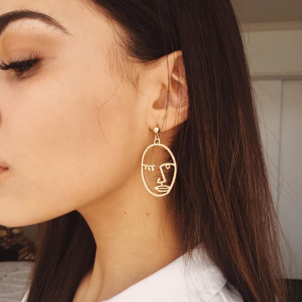 Dainty Face Outline Earrings